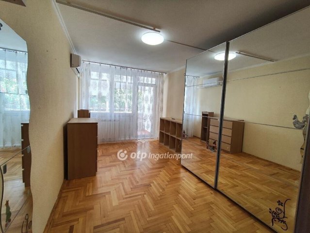 Eladó panellakás, Budaörsön 69.5 M Ft, 2 szobás