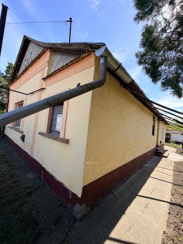 Eladó családi ház, Tetétlenen 8.9 M Ft, 2+1 szobás