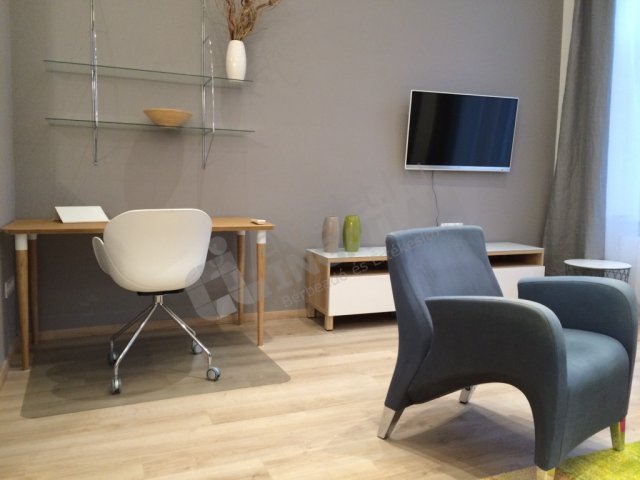 Kiadó téglalakás, albérlet, VI. kerületben, Liszt Ferenc téren