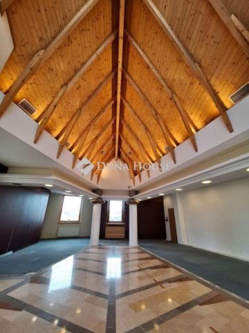 Eladó családi ház, Villányban 130 M Ft, 5 szobás