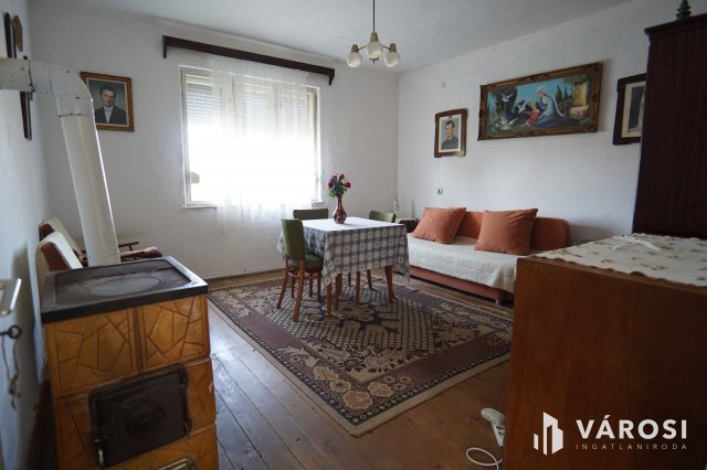 Eladó családi ház, Bucsután 8.9 M Ft, 3 szobás