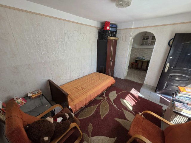 Eladó családi ház, Székesfehérvárott 28 M Ft, 1 szobás