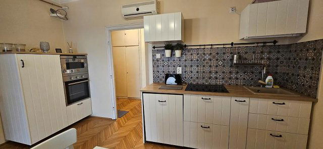 Kiadó téglalakás, albérlet, Budapesten, I. kerületben, 3 szobás