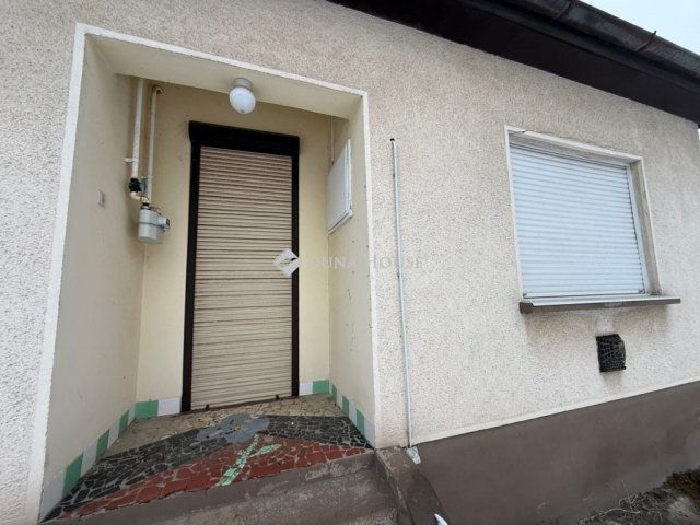 Eladó családi ház, Izsákon 29.9 M Ft, 3 szobás