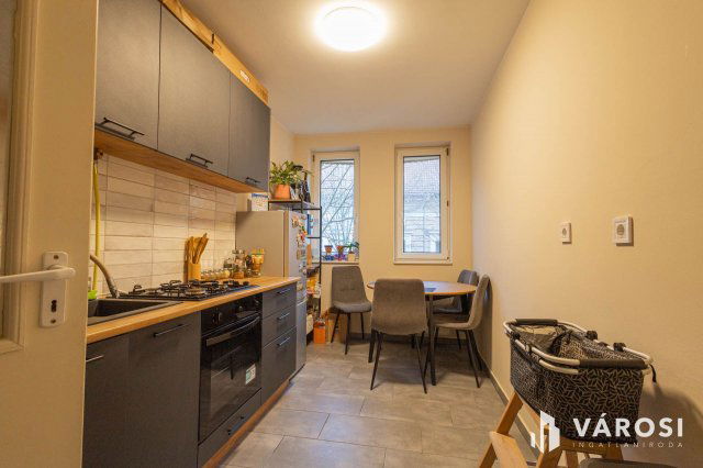 Kiadó téglalakás, albérlet, Szegeden 200 E Ft / hó, 3 szobás