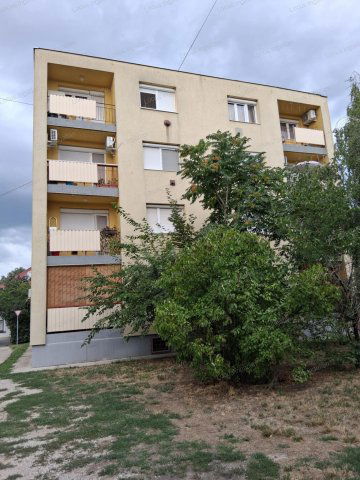 Eladó téglalakás, Törökszentmiklóson 23.1 M Ft, 2 szobás