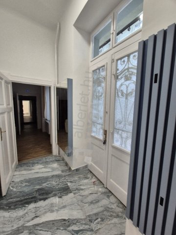 Kiadó téglalakás, albérlet, V. kerületben, Váci utcában