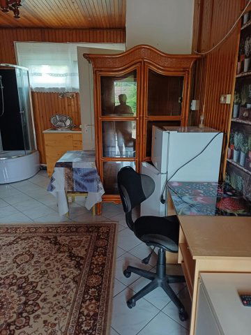 Kiadó téglalakás, albérlet, Komáromban 140 E Ft / hó, 1 szobás