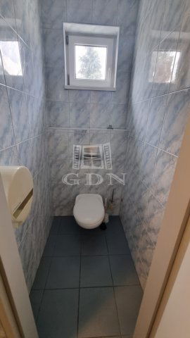 Kiadó üzlethelyiség, Székesfehérvárott 499 E Ft / hó