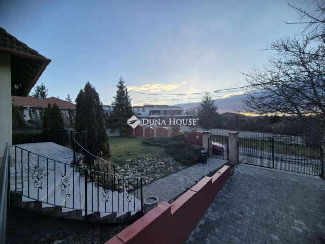 Eladó családi ház, Ürömön 229 M Ft, 5 szobás