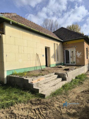 Eladó családi ház, Kerepesen 47 M Ft, 4 szobás