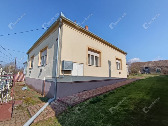 Eladó családi ház, Berzencén 25.9 M Ft, 4 szobás