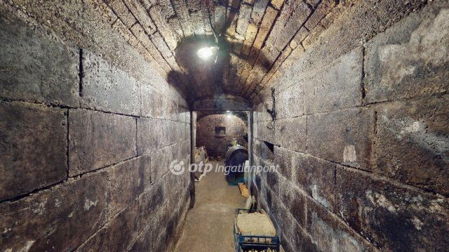 Eladó nyaraló, Szirmabesenyőn 9.99 M Ft, 1 szobás