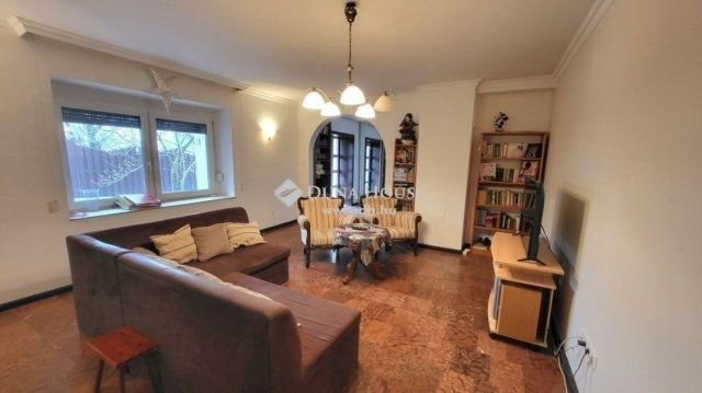 Eladó családi ház, Budapesten, III. kerületben 159 M Ft