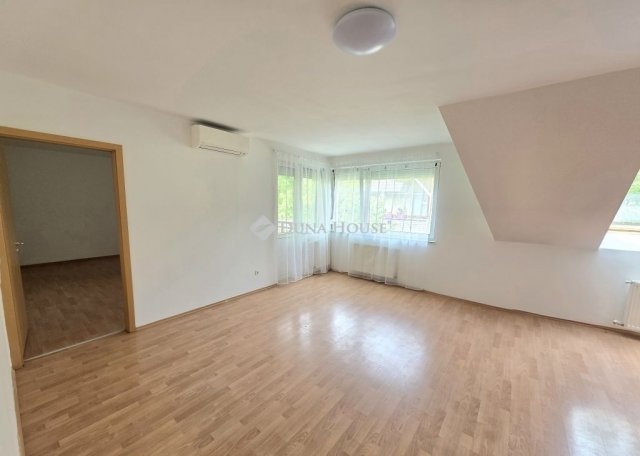 Eladó téglalakás, Szigetszentmiklóson 74.9 M Ft, 3 szobás