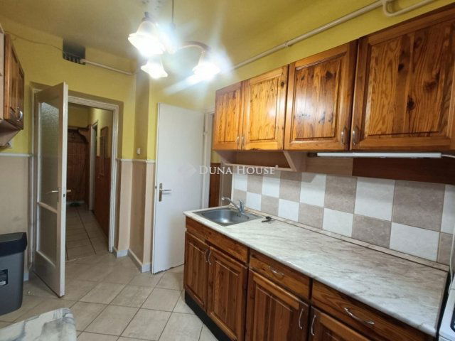 Eladó téglalakás, Kunszentmártonban 23 M Ft, 2 szobás