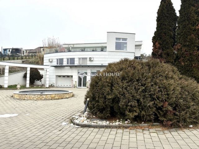 Eladó téglalakás, Budapesten, III. kerületben 219 M Ft, 2 szobás