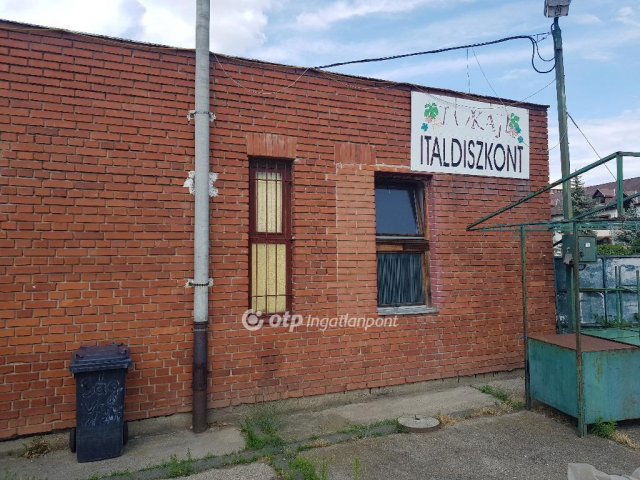Eladó üzlethelyiség, Salgótarjánban 6.5 M Ft, 1 szobás