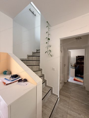 Eladó családi ház, Siófokon 123.9 M Ft, 5 szobás