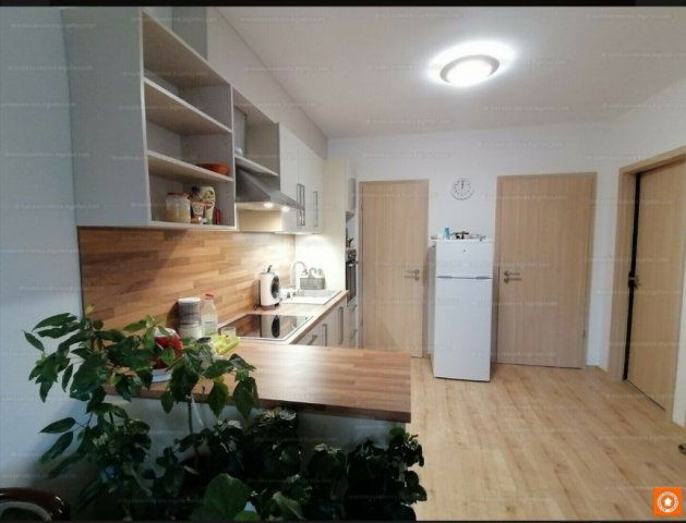 Eladó téglalakás, Velencén 48 M Ft, 2 szobás