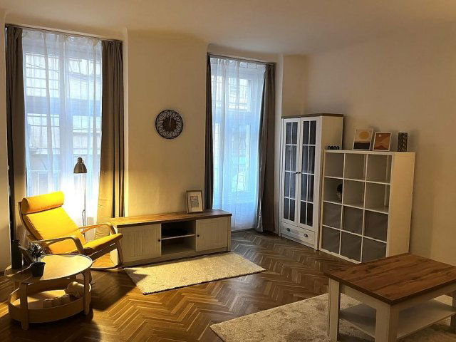 Kiadó téglalakás, albérlet, VI. kerületben, Andrássy úton