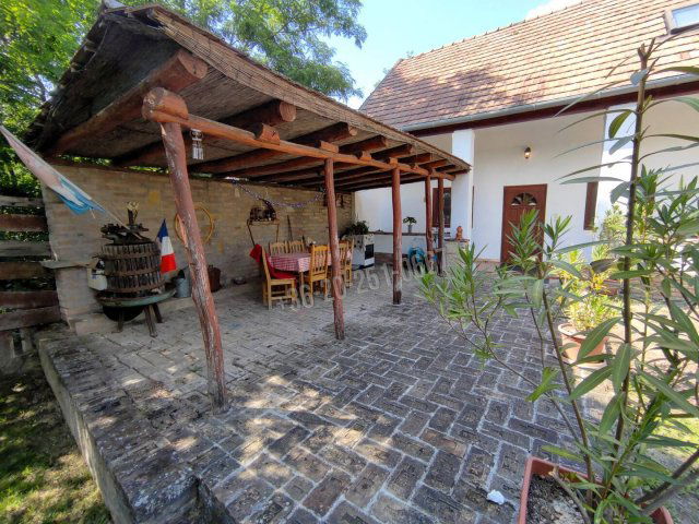 Eladó családi ház, Mohácson 28.9 M Ft, 3 szobás