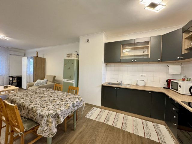 Eladó téglalakás, Keszthelyen 62.5 M Ft, 2+1 szobás