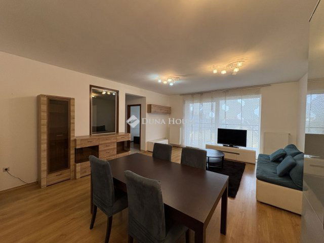 Kiadó téglalakás, albérlet, Győrött, Szövetség utcában