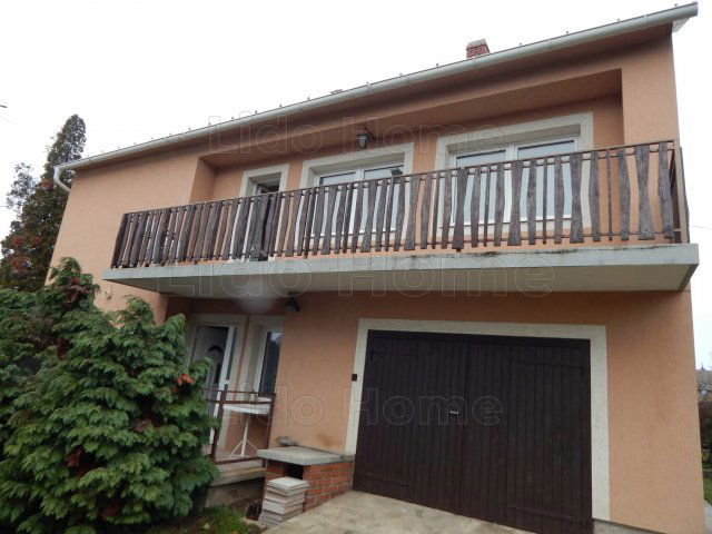 Eladó családi ház, Veszprémfajszon 130 M Ft, 5 szobás