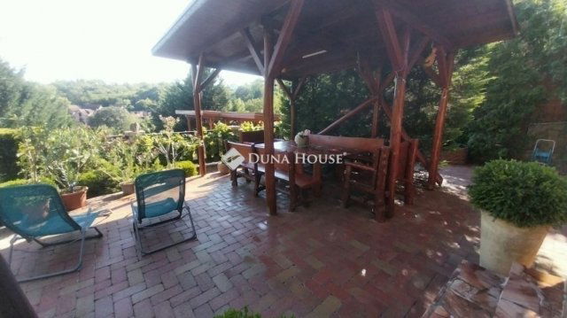 Eladó családi ház, Szentendrén 195 M Ft, 7 szobás