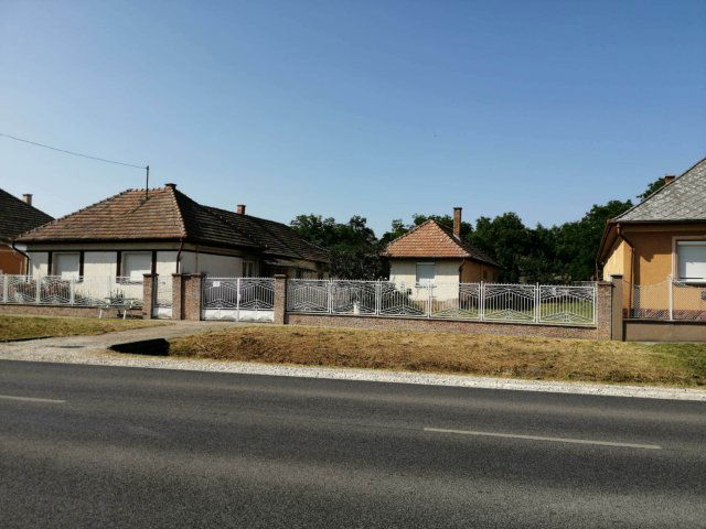 Eladó családi ház, Tápiószecsőn 43.5 M Ft, 5 szobás