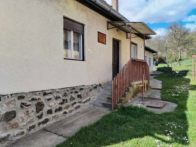 Eladó családi ház, Karancsságon 10 M Ft, 3 szobás
