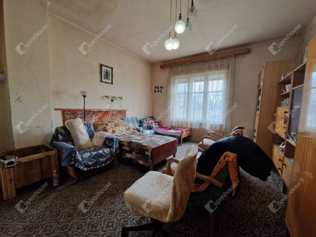 Eladó családi ház, Kisbéren 30 M Ft, 3 szobás