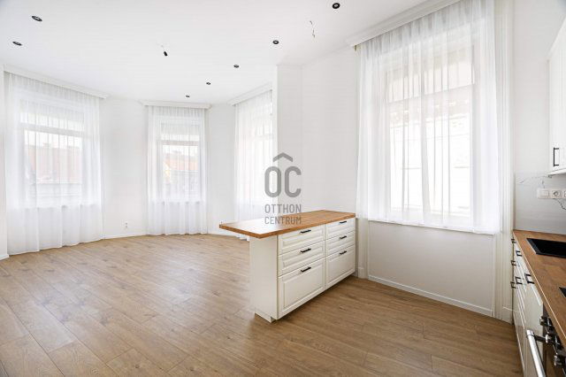 Eladó téglalakás, Budapesten, IX. kerületben, Ferenc körúton