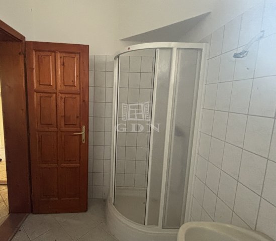 Eladó családi ház, Bonyhádon 60 M Ft, 6 szobás