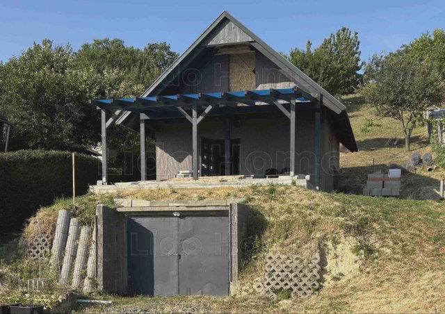 Eladó mezogazdasagi ingatlan, Móron 23.995 M Ft, 2 szobás