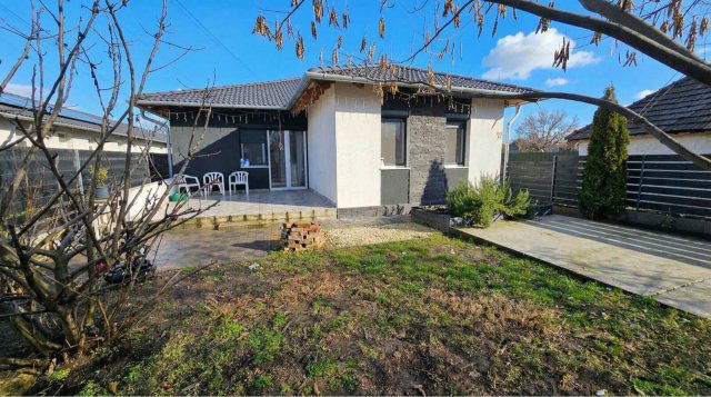 Eladó ikerház, Szigethalmon 83.99 M Ft, 3+2 szobás