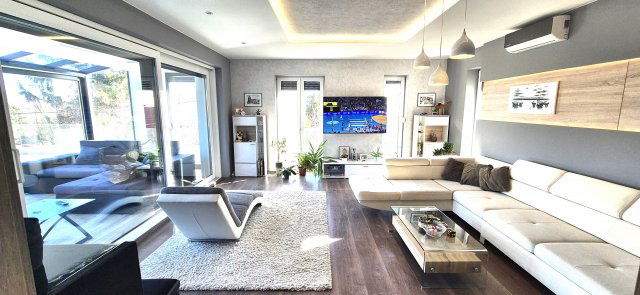 Eladó családi ház, Ábrahámhegyen 298 M Ft, 5+1 szobás