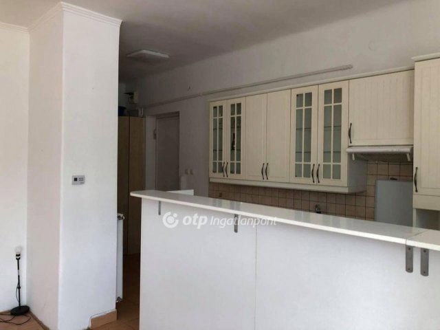 Eladó téglalakás, Budapesten, XI. kerületben 67.4 M Ft, 1 szobás