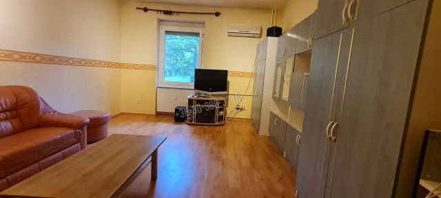 Eladó téglalakás, Dunaújvárosban 34.7 M Ft, 2 szobás