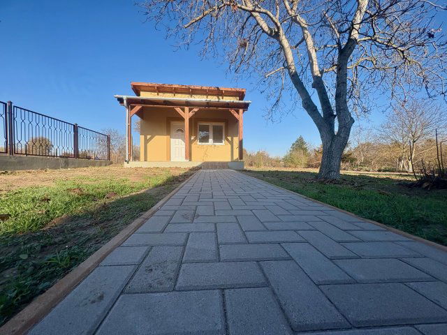 Eladó családi ház, Kiskunfélegyházán 32.8 M Ft, 2+1 szobás