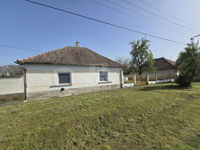 Eladó családi ház, Madarason 5.5 M Ft, 2 szobás