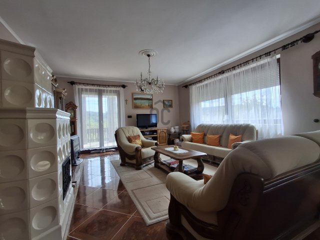 Eladó ikerház, Komlón 80 M Ft, 6 szobás / költözzbe.hu