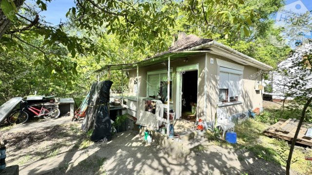 Eladó nyaraló, Tiszakécskén 17.9 M Ft, 2 szobás