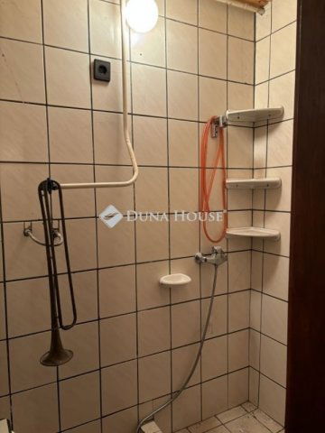 Eladó családi ház, Dunaharasztin 61.524 M Ft, 2 szobás