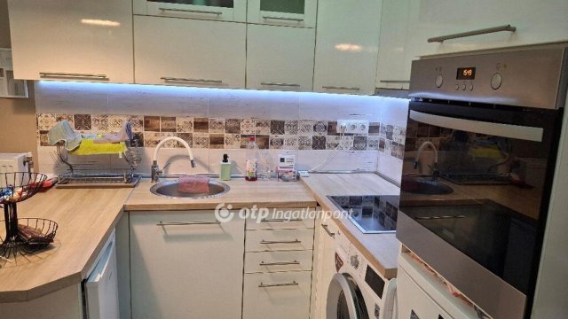 Eladó téglalakás, Budapesten, VII. kerületben 50 M Ft