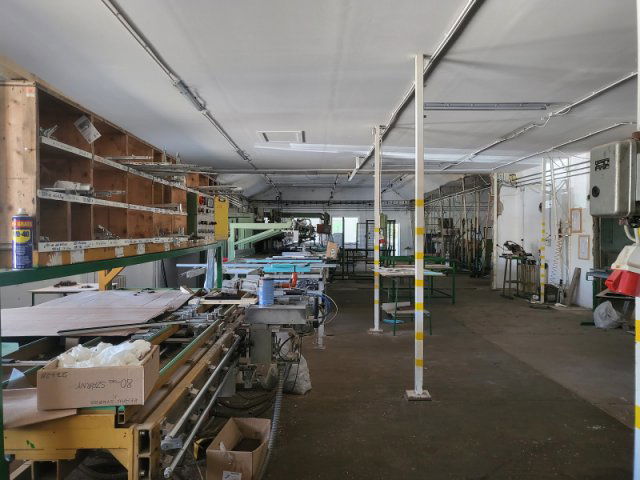 Eladó ipari ingatlan, Szolnokon 200 M Ft, 1 szobás