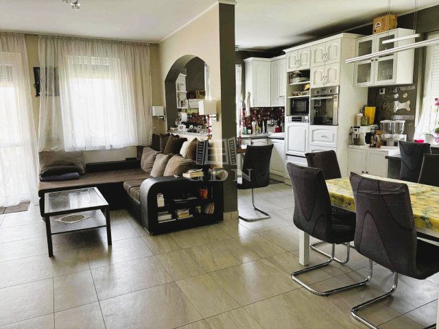 Eladó ikerház, Érden 129.9 M Ft, 5 szobás / költözzbe.hu