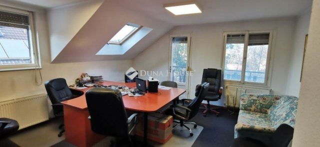 Eladó családi ház, Szentendrén 99 M Ft, 2 szobás