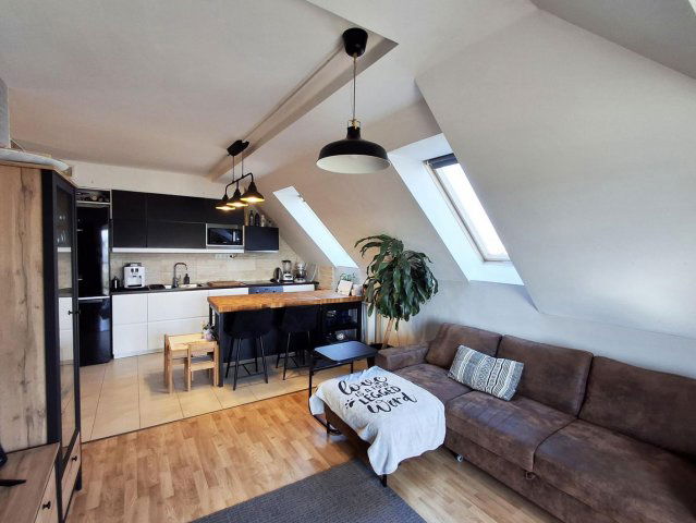 Eladó téglalakás, Tatabányán 74.6 M Ft, 4 szobás